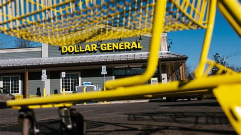 Dollar General’s stock is cratering. Here’s what it says about the .